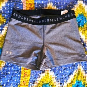 ☀️UA Heat Gear Shorty Size Medium